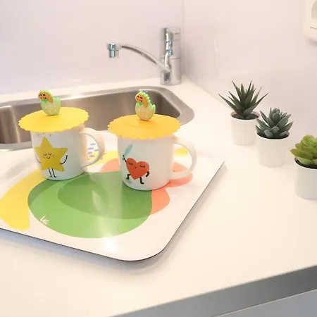 Appartamento 17 - Coeur Batignolles - Beau 10 M2 -110 Sqf - Etat Neuf - Calme - Idéal Personne - Single Occupancy