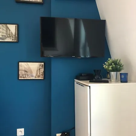 17 - Coeur Batignolles - Beau 10 M2 -110 Sqf - Etat Neuf - Calme - Idéal Personne - Single Occupancy Appartamento *