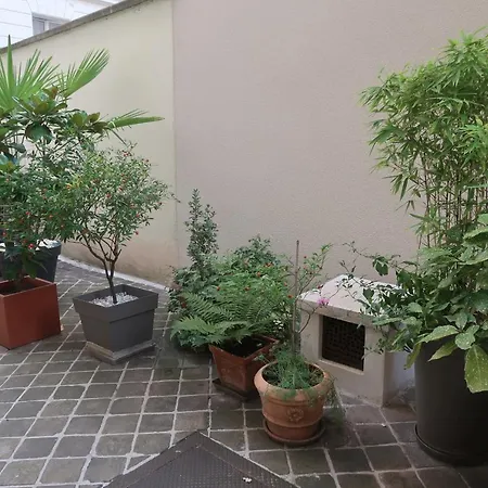 17 - Coeur Batignolles - Beau 10 M2 -110 Sqf - Etat Neuf - Calme - Ideal Personne - Single Occupancy *