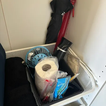 17eme - Compact 10m2 -110 Sqf - Coeur Batignolles - Ideal Solo Traveler