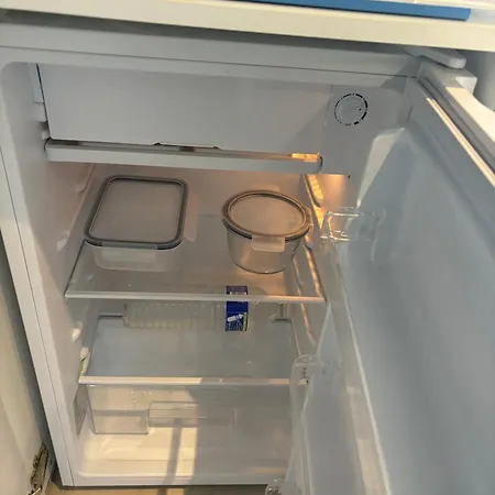Appartamento 17 - Compact 10m2 -110 Sqf - Coeur Batignolles - Entièrement Rénové - Vue Toits - Idéal Solo Traveler