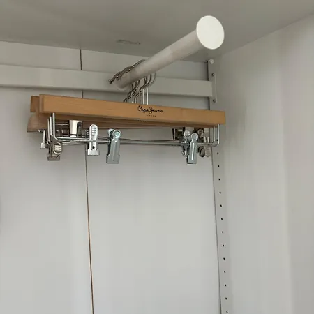 Appartamento 17 - Compact 10m2 -110 Sqf - Coeur Batignolles - Entièrement Rénové - Vue Toits - Idéal Solo Traveler
