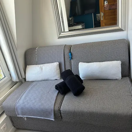 17 - Coeur Batignolles - Beau 10 M2 -110 Sqf - Etat Neuf - Calme - Ideal Personne - Single Occupancy Apartment Paris