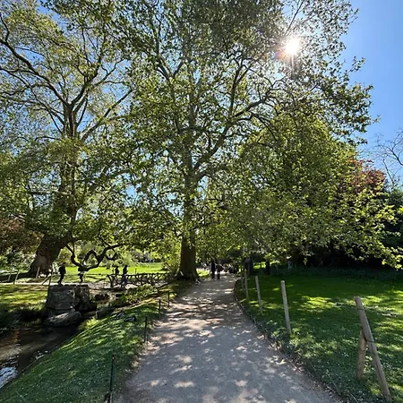 Appartamento 17 - Coeur Batignolles - Beau 10 M2 -110 Sqf - Etat Neuf - Calme - Idéal Personne - Single Occupancy *