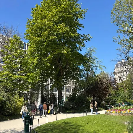 17 - Coeur Batignolles - Beau 10 M2 -110 Sqf - Etat Neuf - Calme - Idéal Personne - Single Occupancy Appartamento Parigi