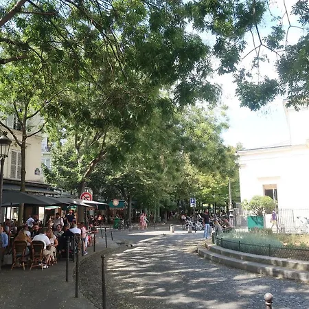 17eme - Compact 10m2 -110 Sqf - Coeur Batignolles - Ideal Solo Traveler *